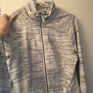 Lululemon women’s gray/white zip up